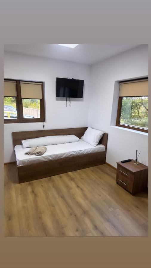 Popas Momaia Hotel Curtea De Arges Bagian luar foto