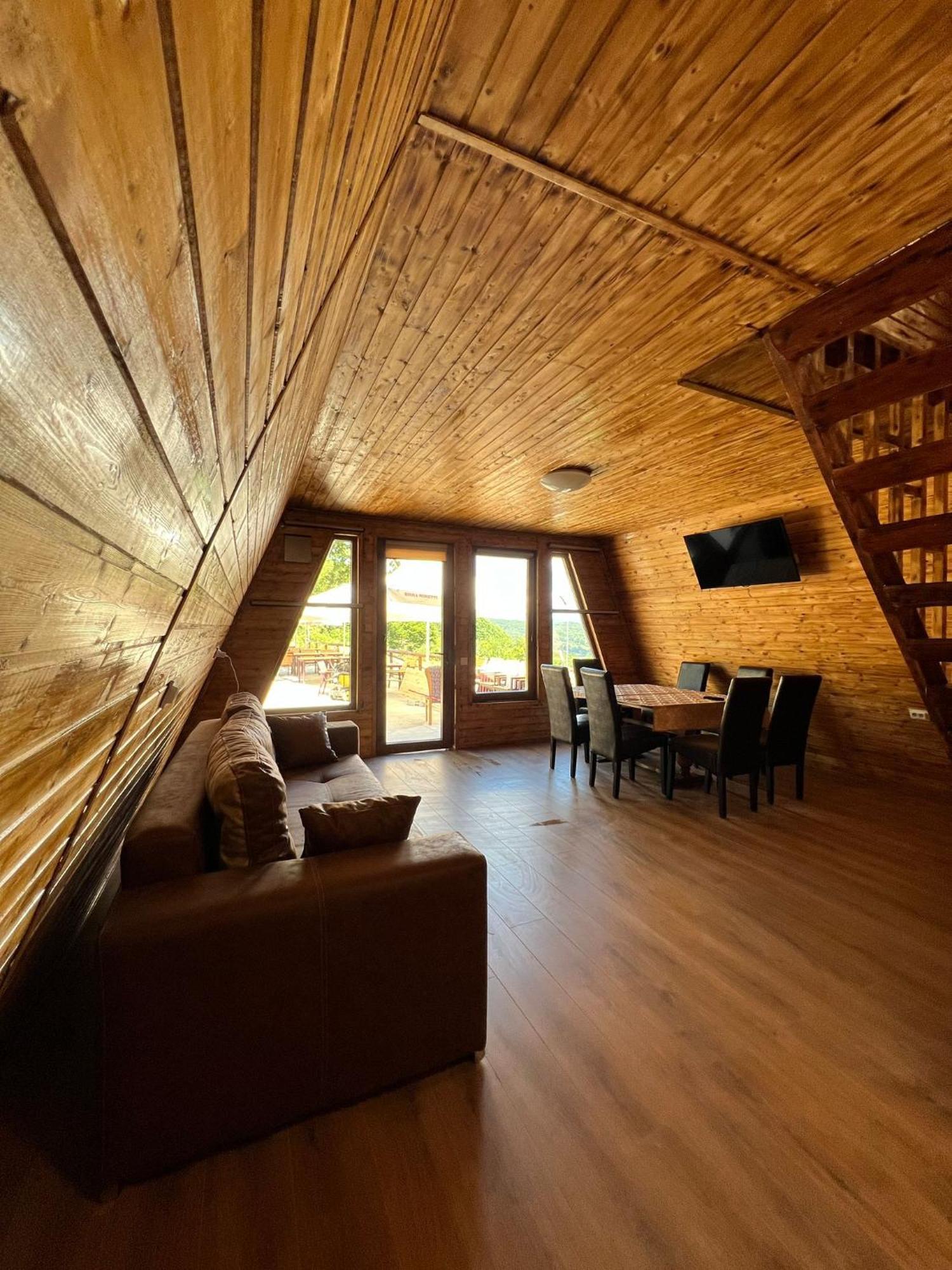 Popas Momaia Hotel Curtea De Arges Bagian luar foto