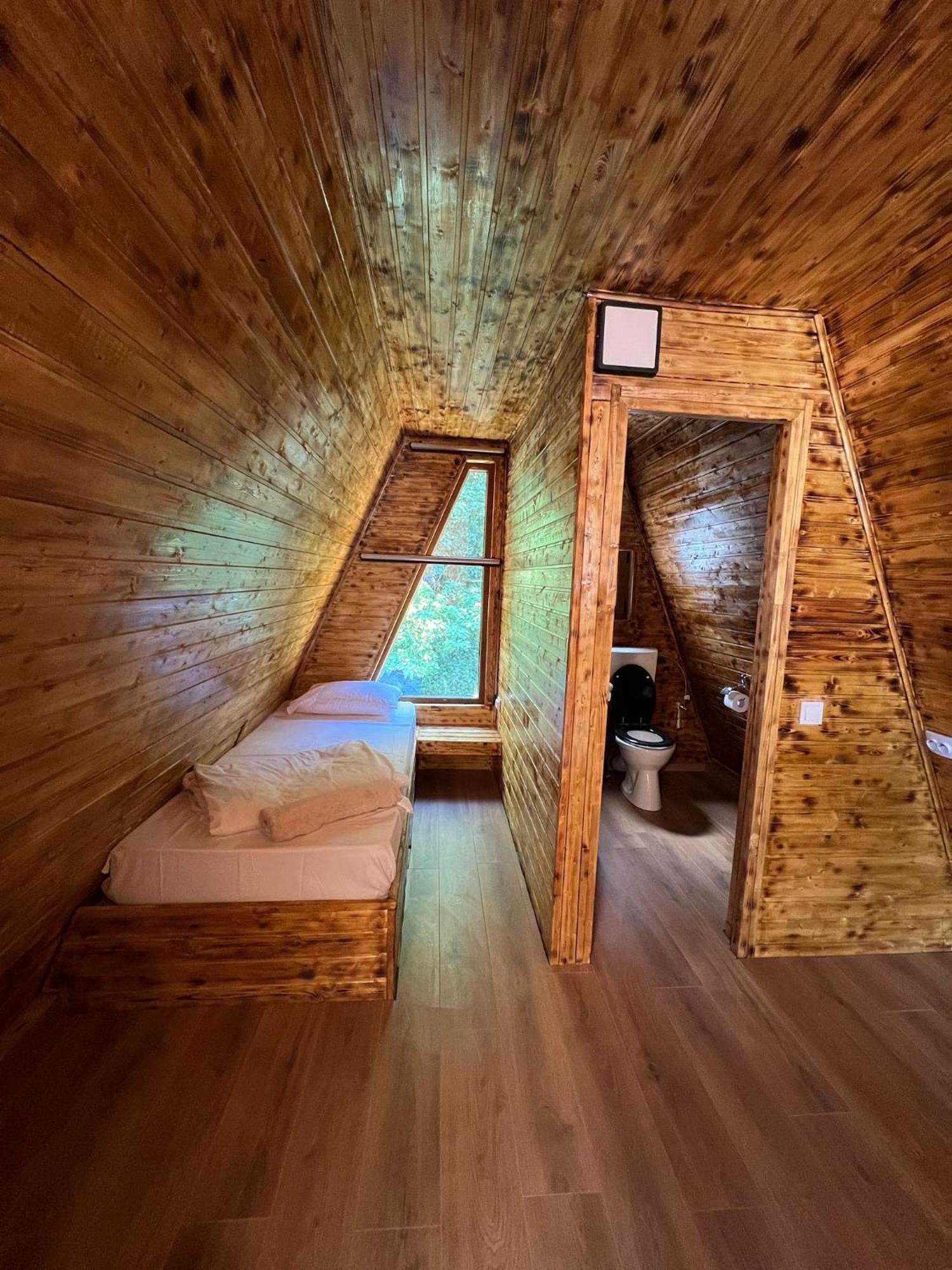 Popas Momaia Hotel Curtea De Arges Bagian luar foto