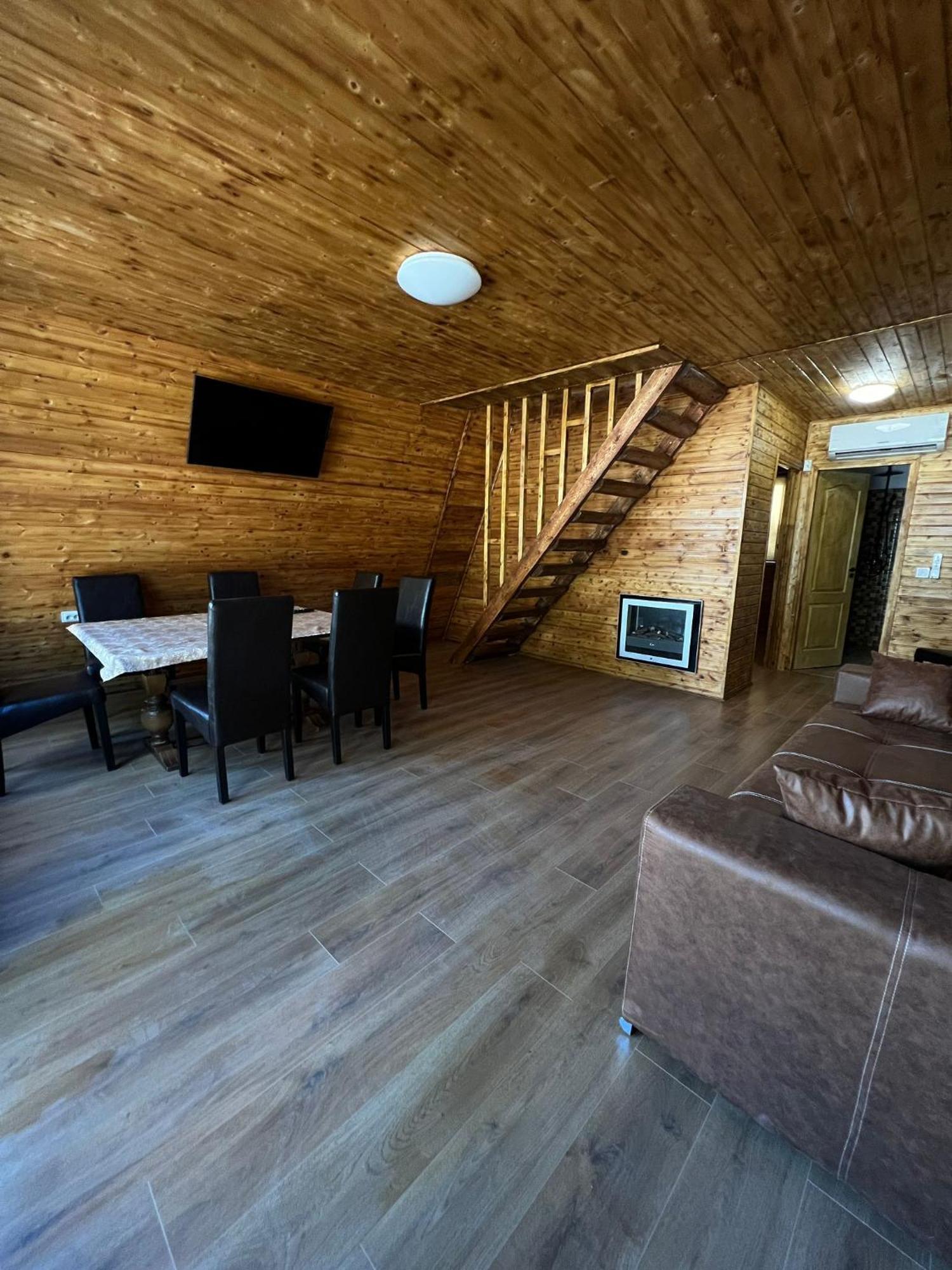Popas Momaia Hotel Curtea De Arges Bagian luar foto