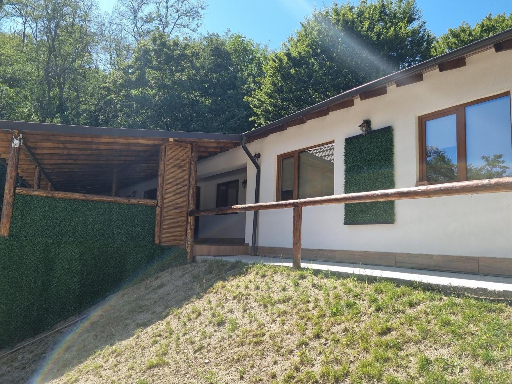 Popas Momaia Hotel Curtea De Arges Bagian luar foto
